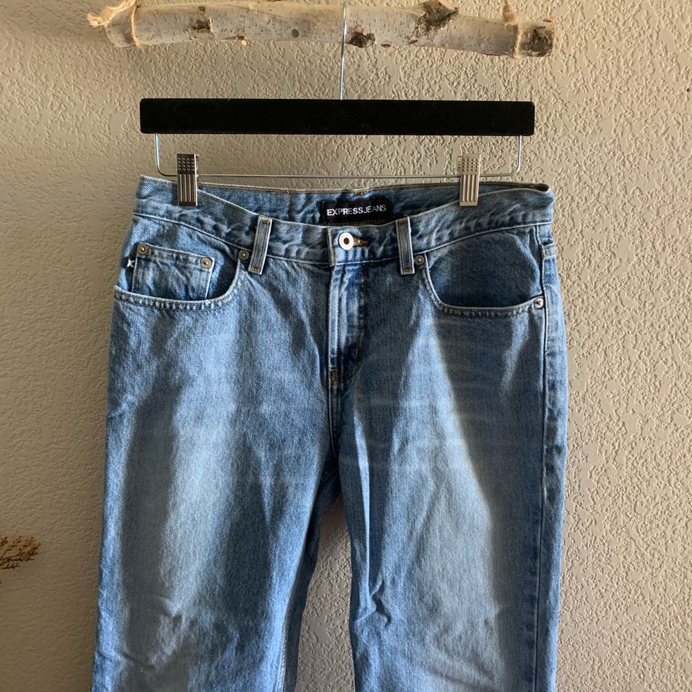Express Jeans Low Rise Boot Cut Jeans - Picture 2 of 8